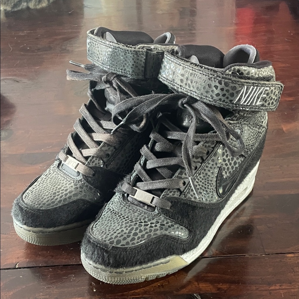 Nike Air Revolution Sky Hi Wedge